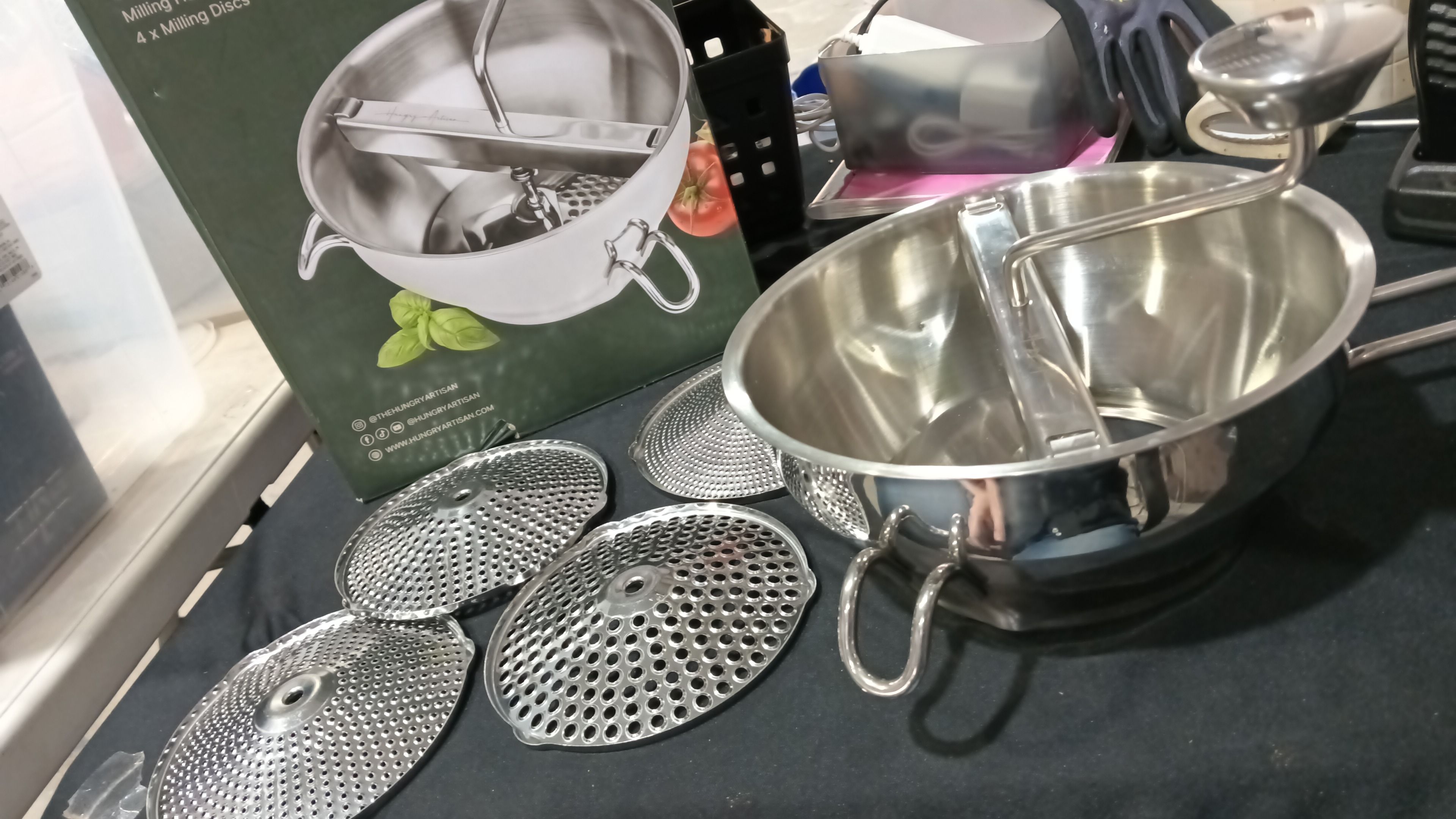 Molino de Alimentos Ergonómico de Acero Inoxidable con 3 Discos de Molienda -
