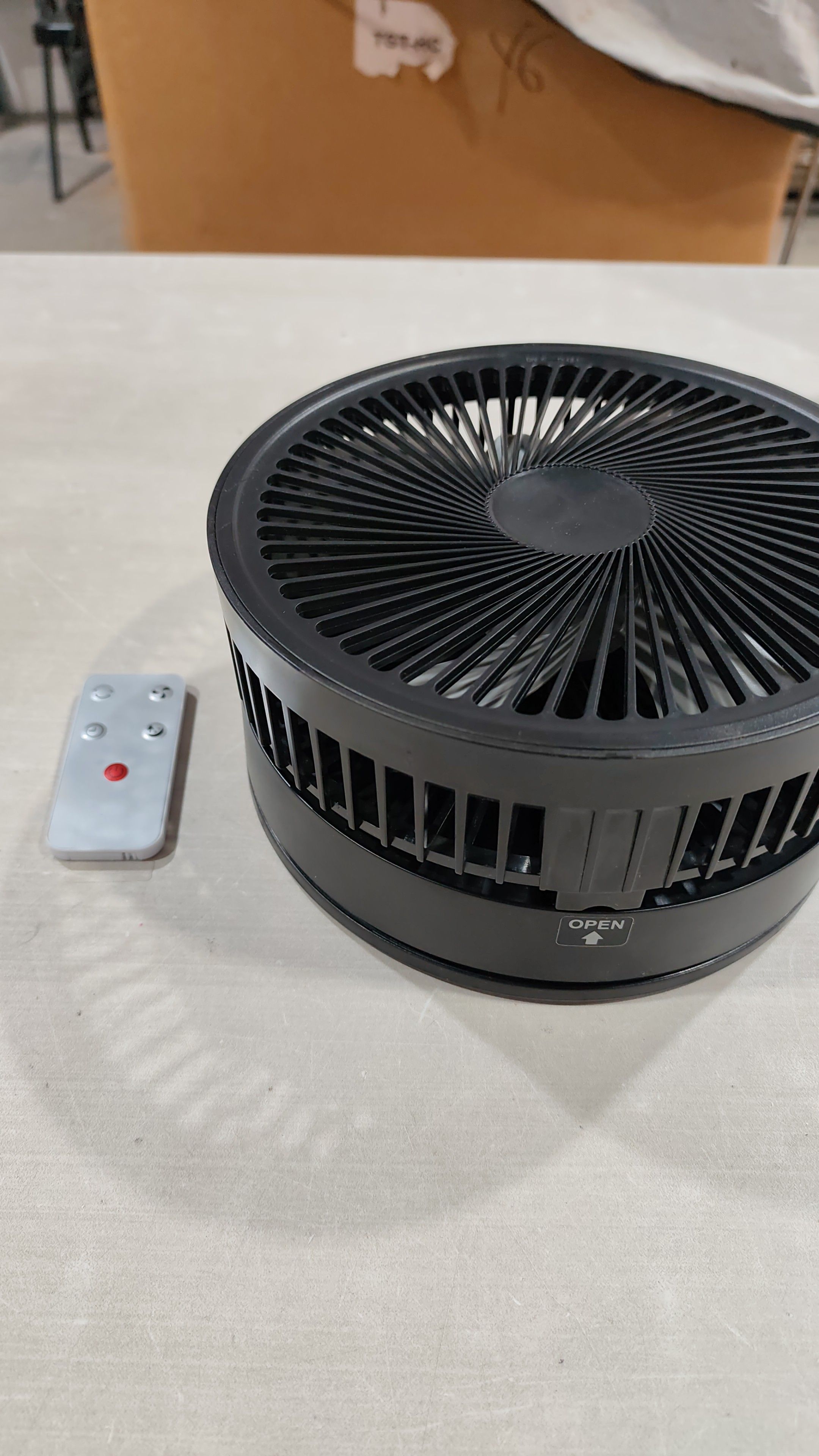 UN UNITEDTIME Ventilador plegable con control remoto,