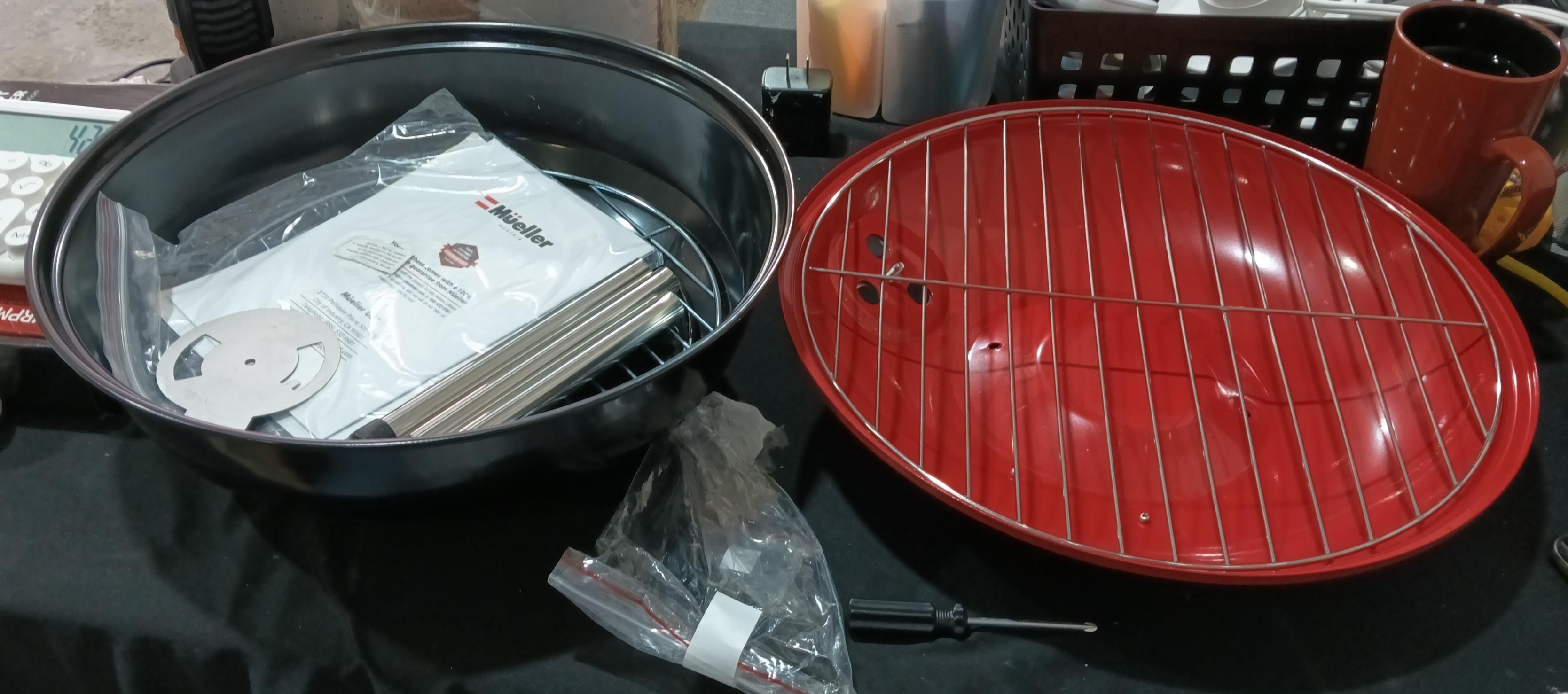 Asador al Carbón Circular Portátil Rojo
