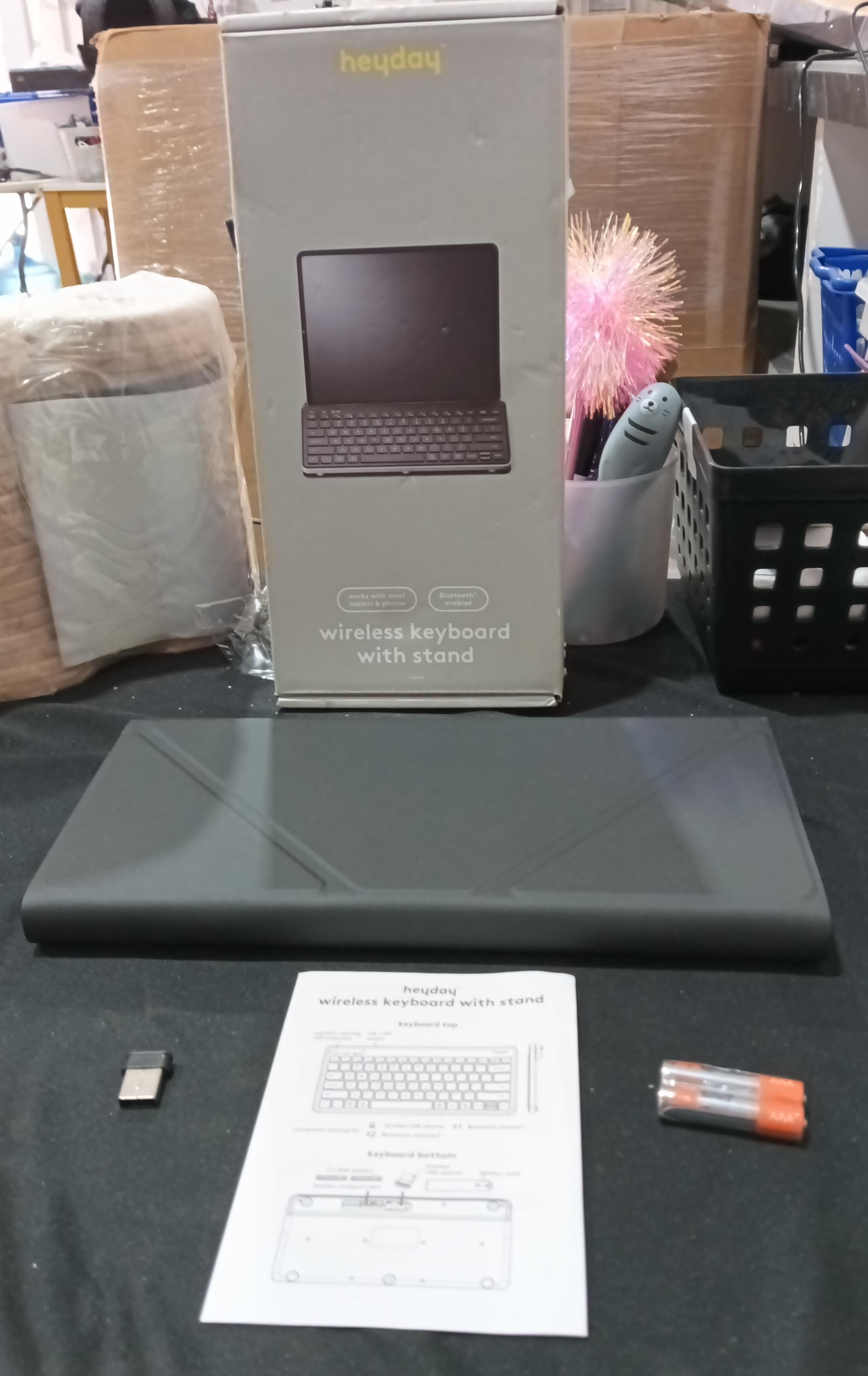 Soporte con teclado Bluetooth inalámbrico Heyday para tabletas