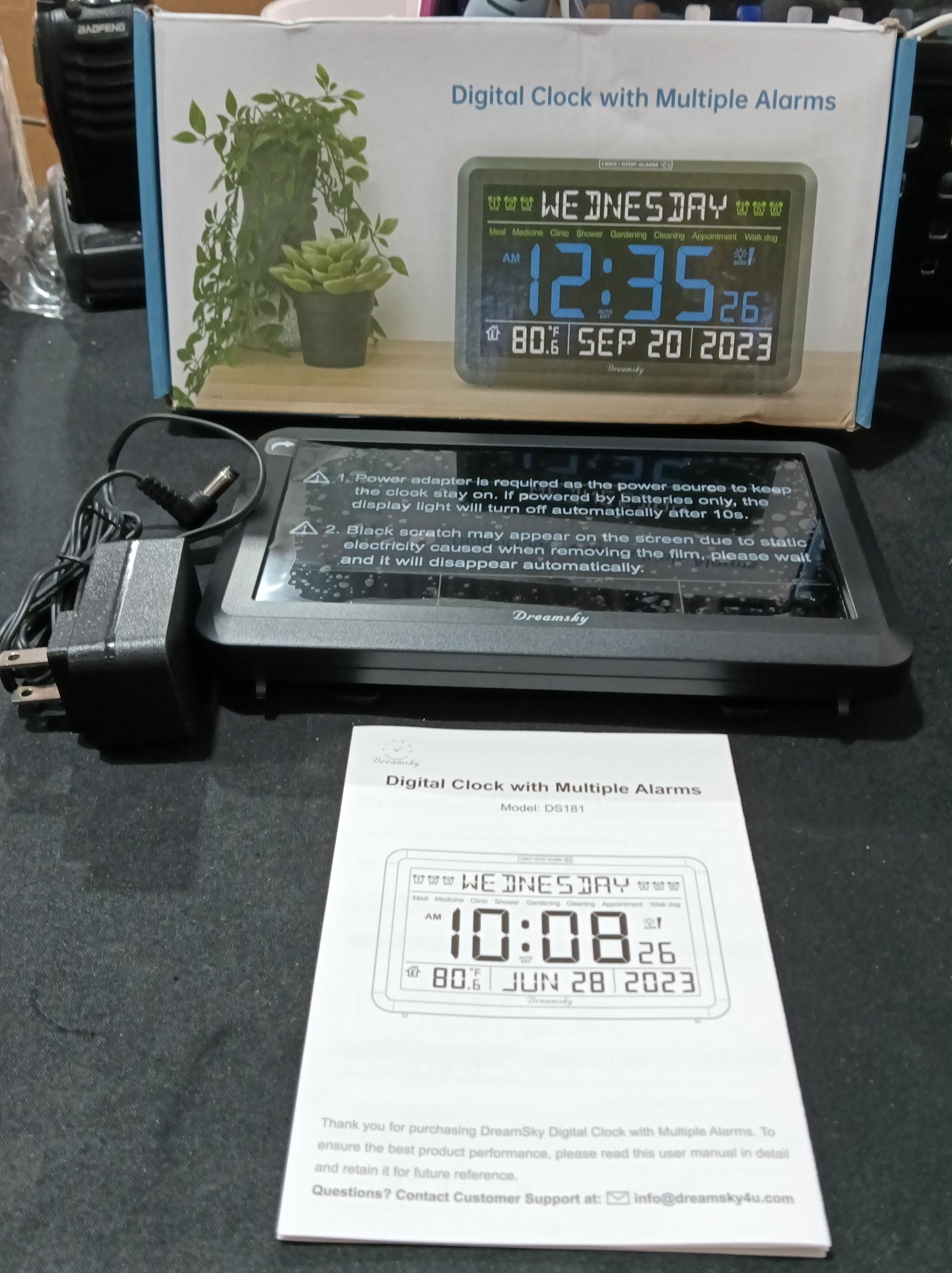 DreamSky - Reloj digital con fecha y día de la semana