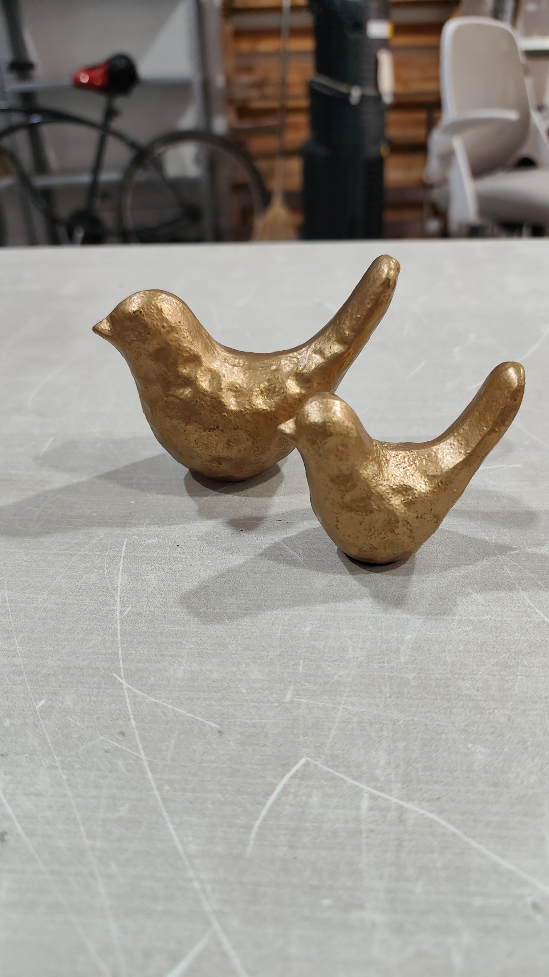 Elegante estatua de pájaro de hierro fundido 