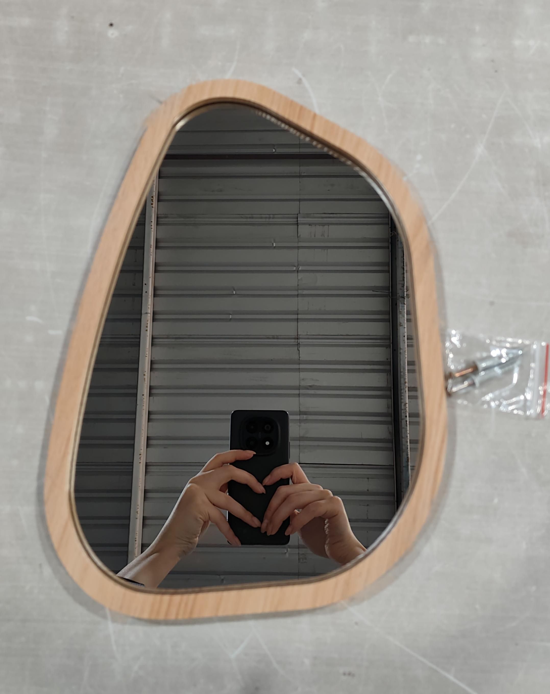 HLFMVWE Espejo asimétrico para pared