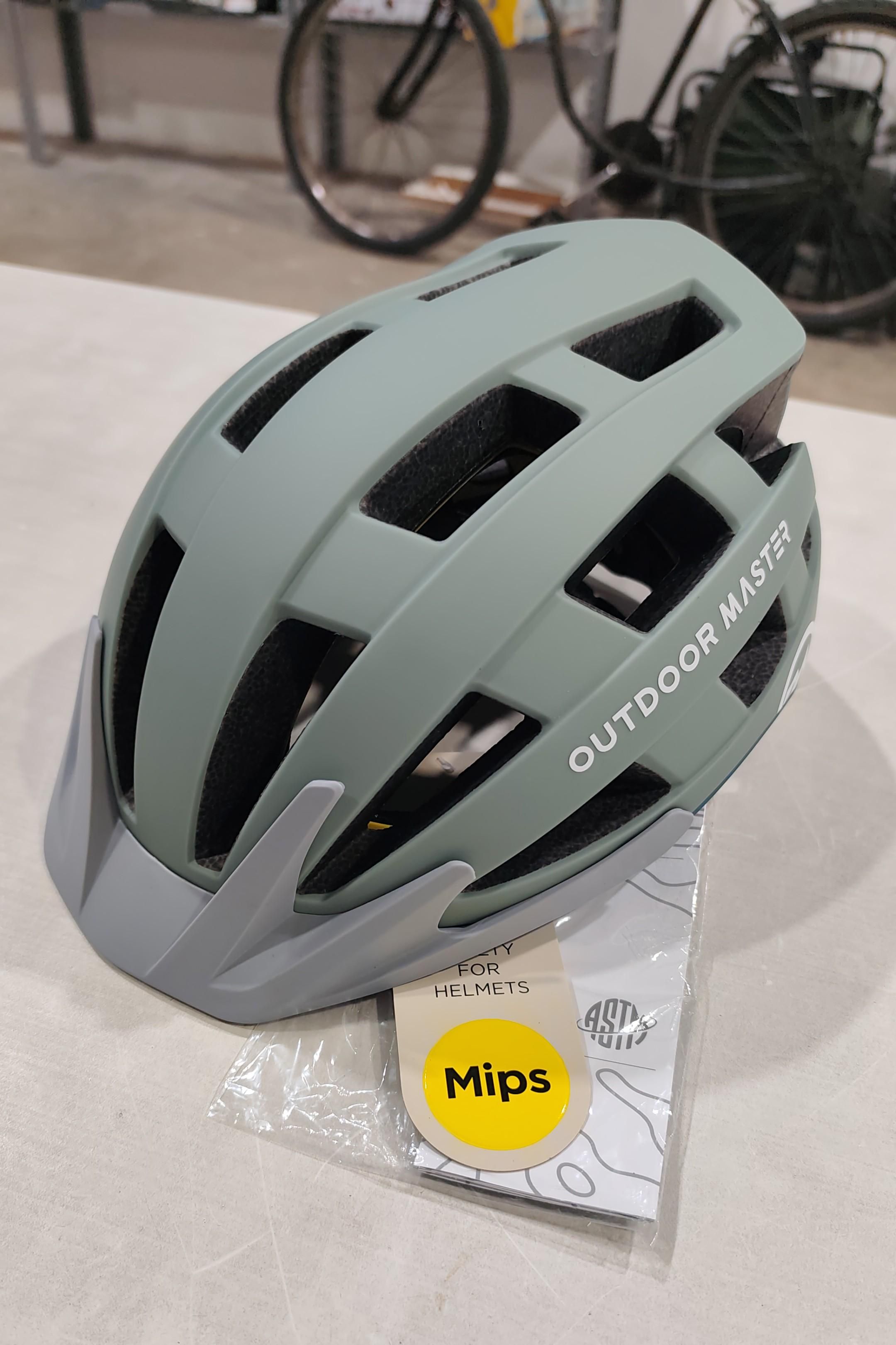 Casco de ciclismo OutdoorMaster 