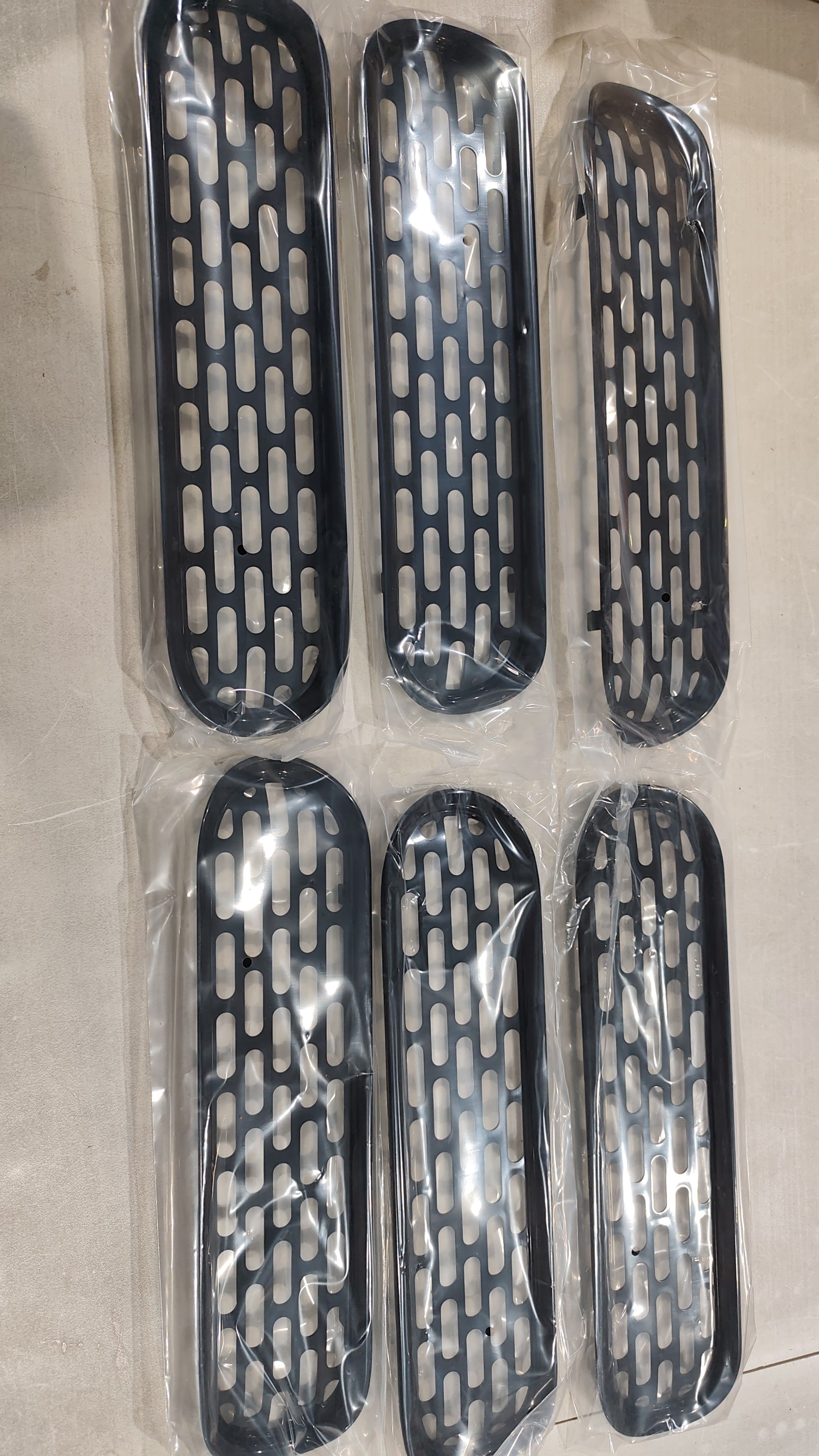 Embellecedor de inserciones de parrilla delantera